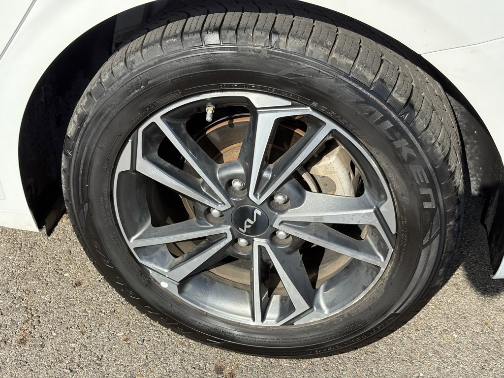 Used 2023 Kia Forte LXS FWD image 12