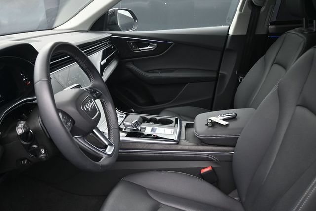 Used 2023 Audi Q8 Prestige AWD/4WD image 13