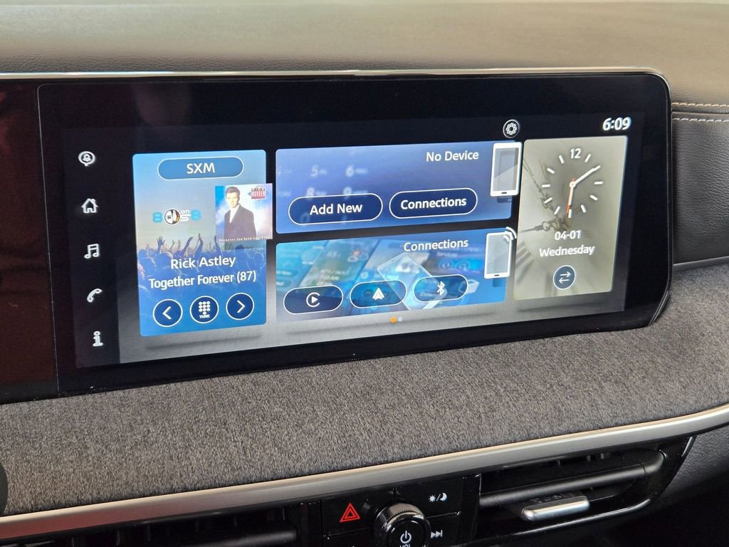 Used 2025 Nissan Kicks SV image 16