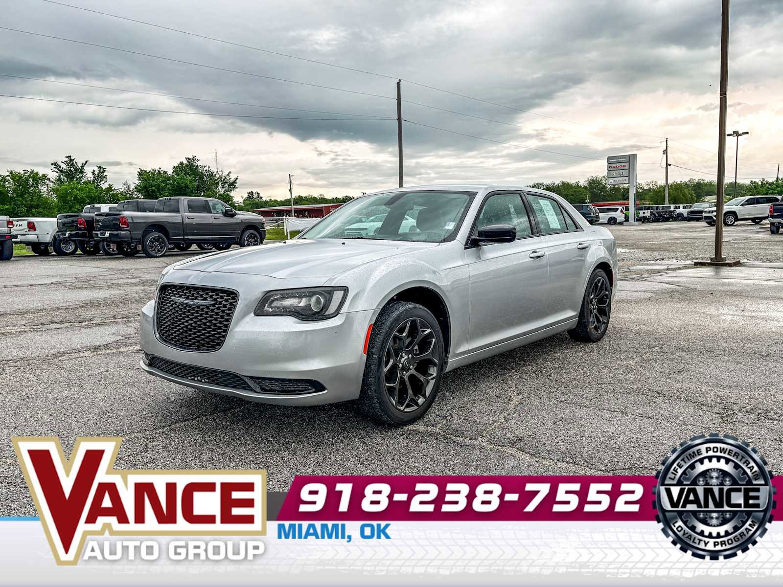 Used 2022 Chrysler 300 Touring w/ Sport Appearance Package RWD image 3