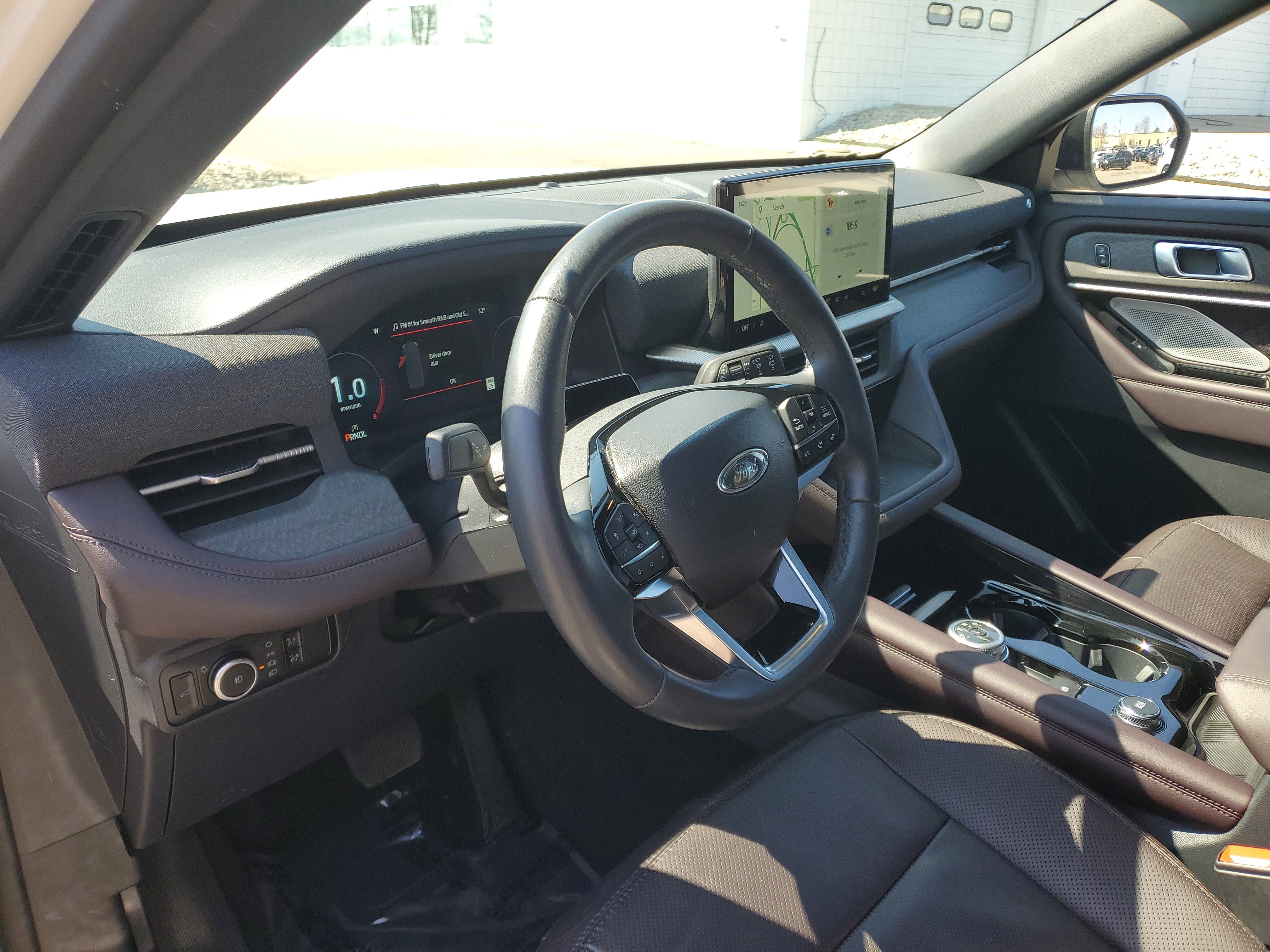 Used 2025 Ford Explorer Platinum w/ Ultimate Package image 10