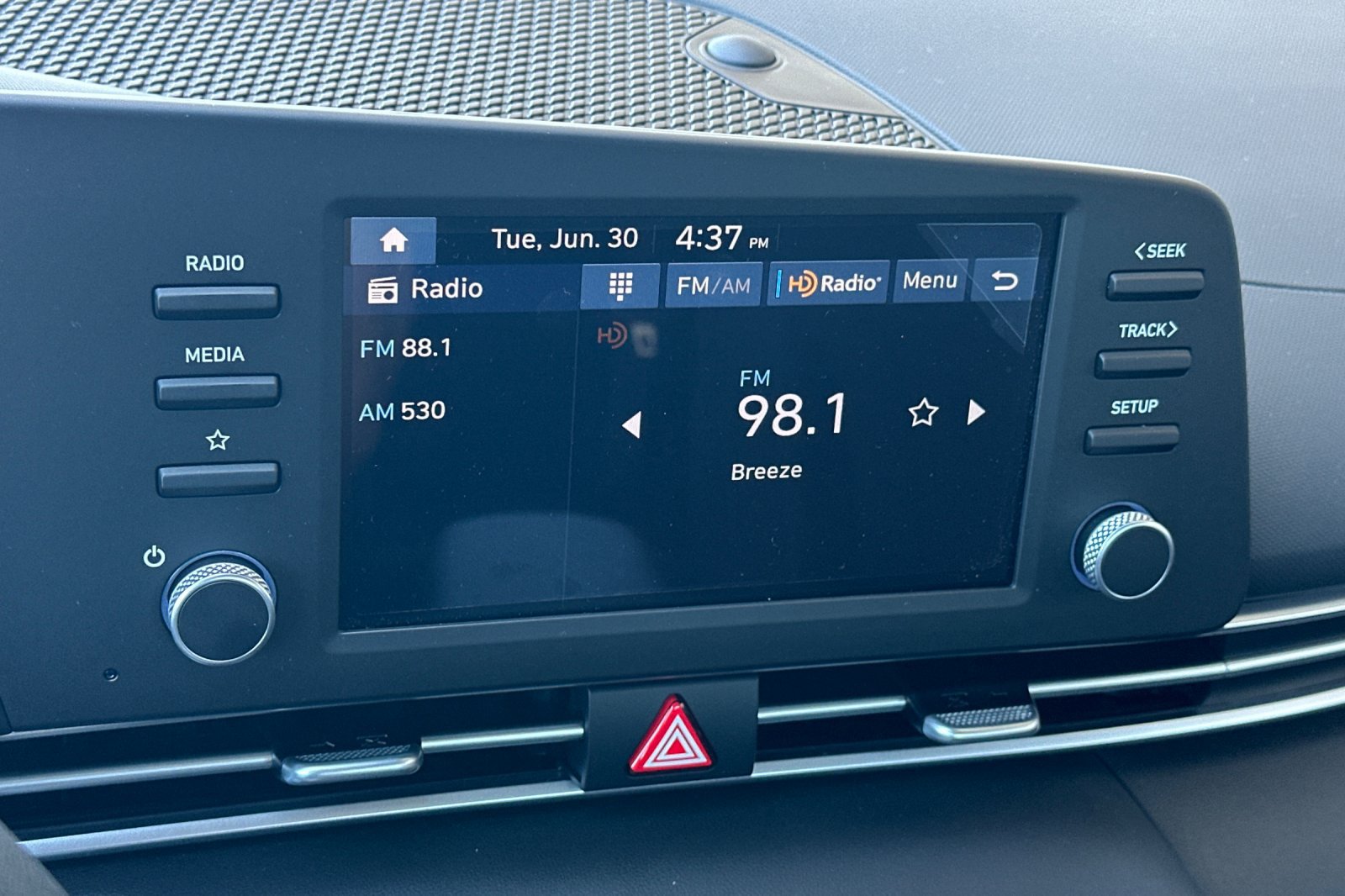 New 2026 Hyundai Elantra Hybrid FWD image 18