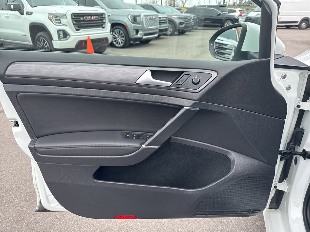 Used 2021 Volkswagen Golf 4-Door image 10