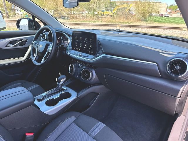 Used 2025 Chevrolet Blazer LT AWD/4WD image 27