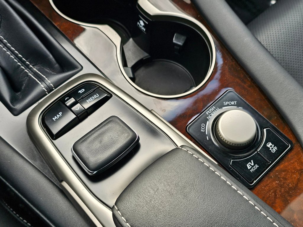 Used 2018 Lexus RX 450h AWD w/ Premium Package image 13