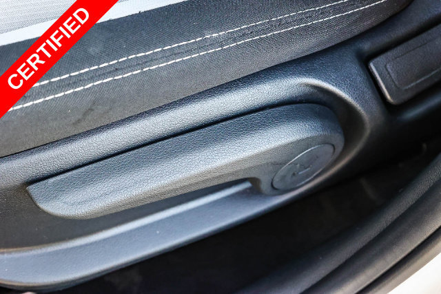 Certified 2025 Hyundai Venue SEL FWD image 23