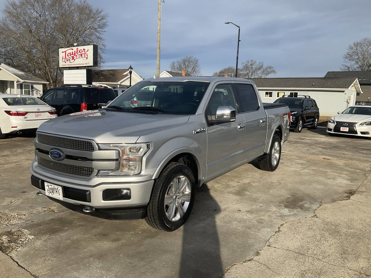 Used 2019 Ford F150 Platinum w/ Equipment Group 701A Luxury image 7