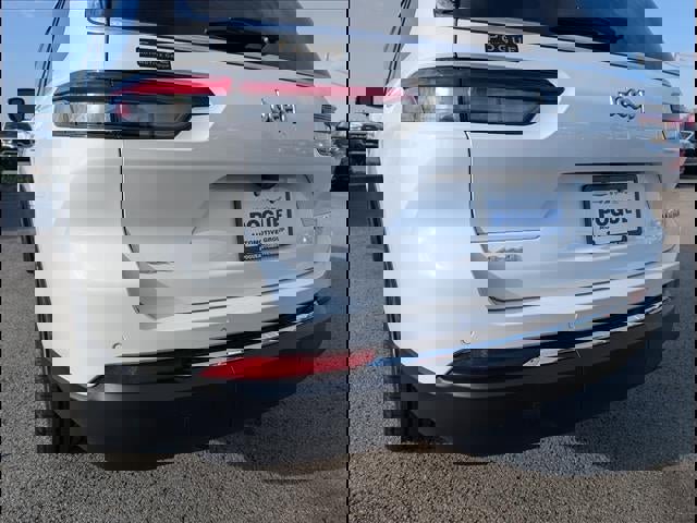 New 2025 Jeep Grand Cherokee L Limited w/ Luxury Tech Group II image 18