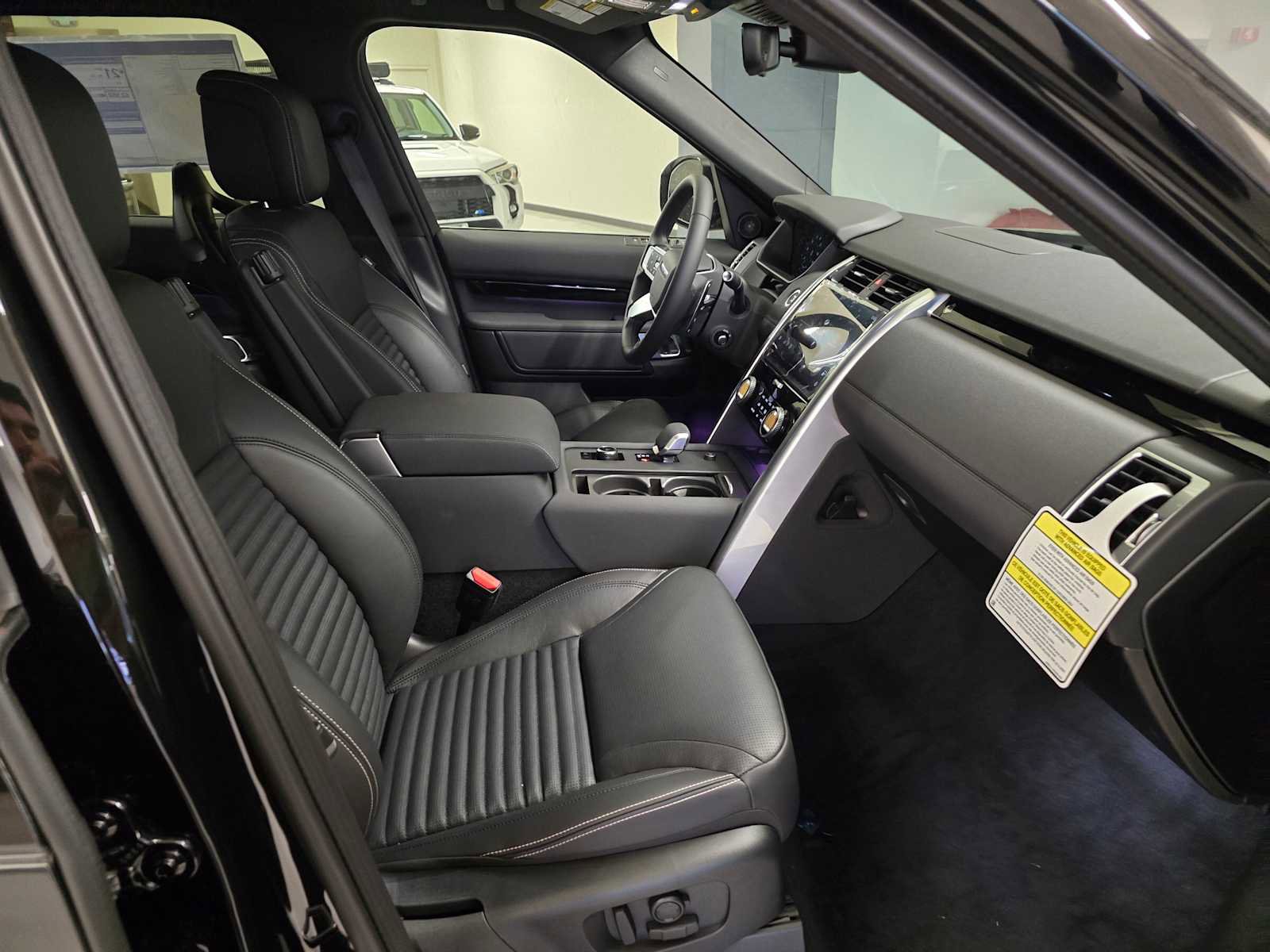 New 2026 Land Rover Discovery S image 11