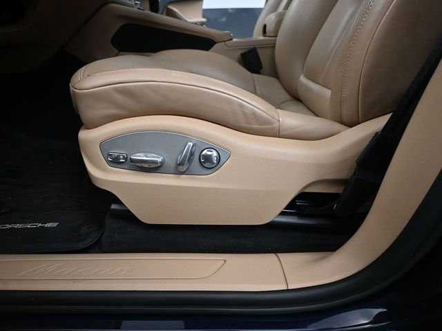 Used 2022 Porsche Macan Base image 24
