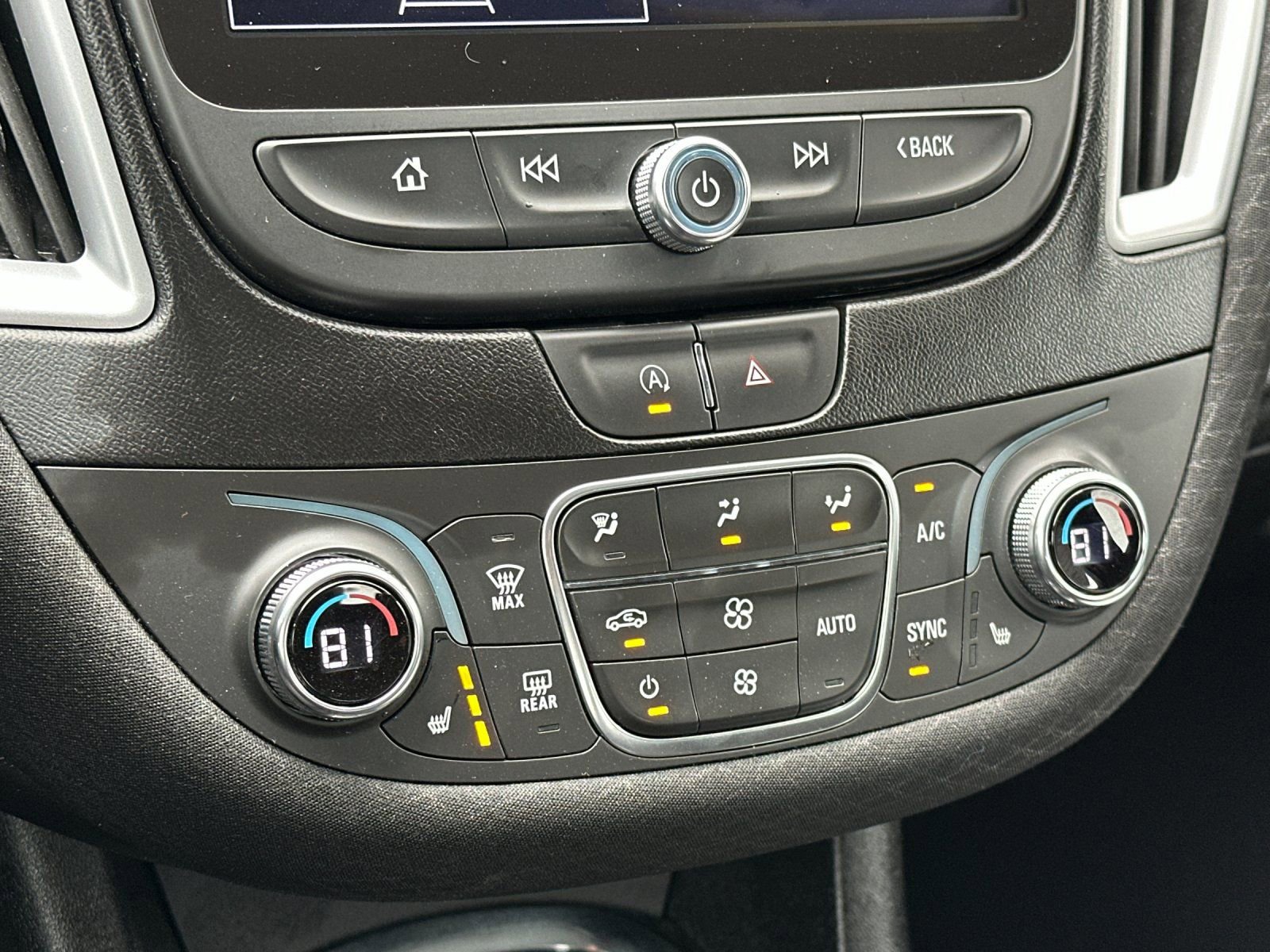 Used 2024 Chevrolet Malibu LT image 19