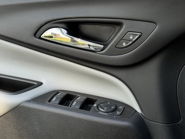 Used 2024 Chevrolet Equinox LS w/ Driver Confidence II Package FWD image 26
