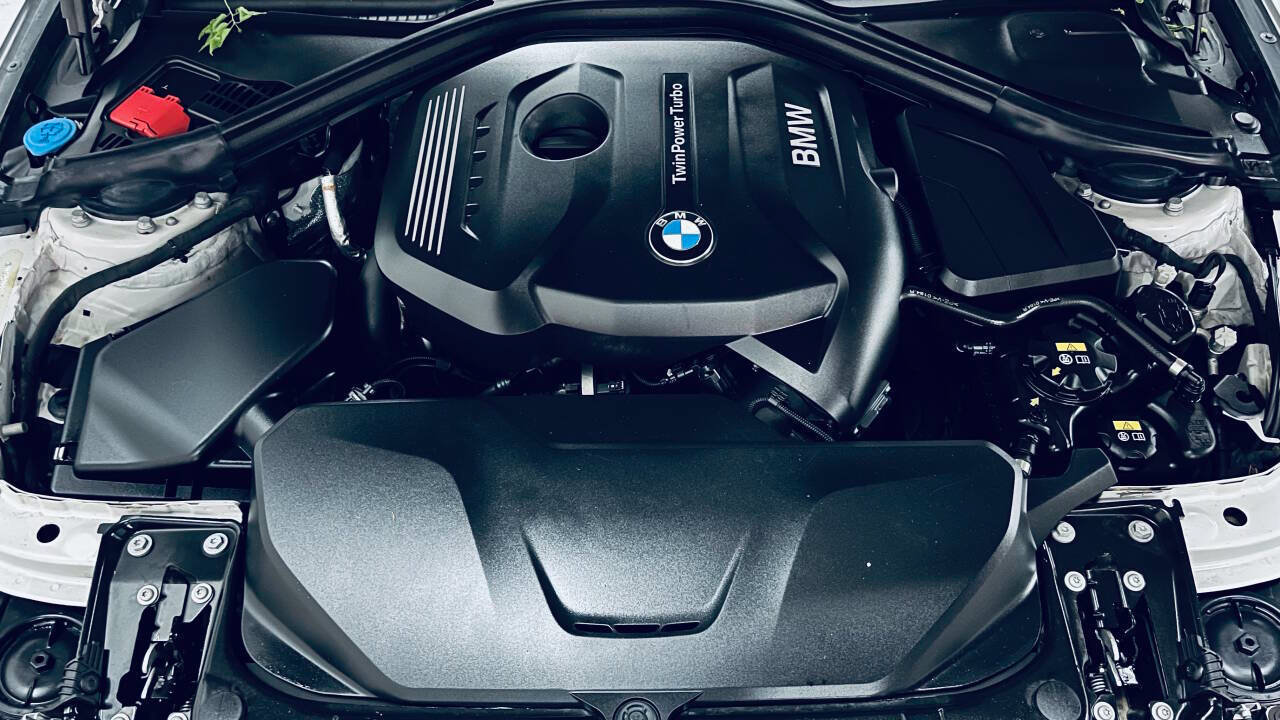 Used 2017 BMW 330i xDrive Sedan AWD/4WD image 39