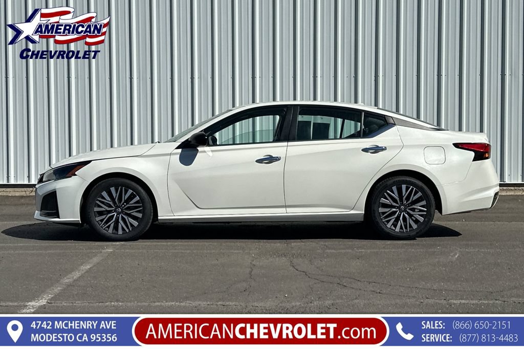 Used 2024 Nissan Altima 2.5 SV FWD image 7