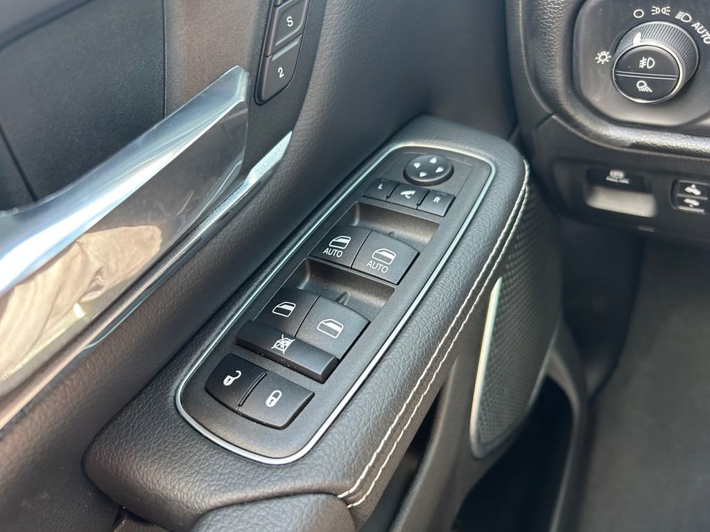 Used 2023 RAM 1500 Laramie AWD/4WD image 21