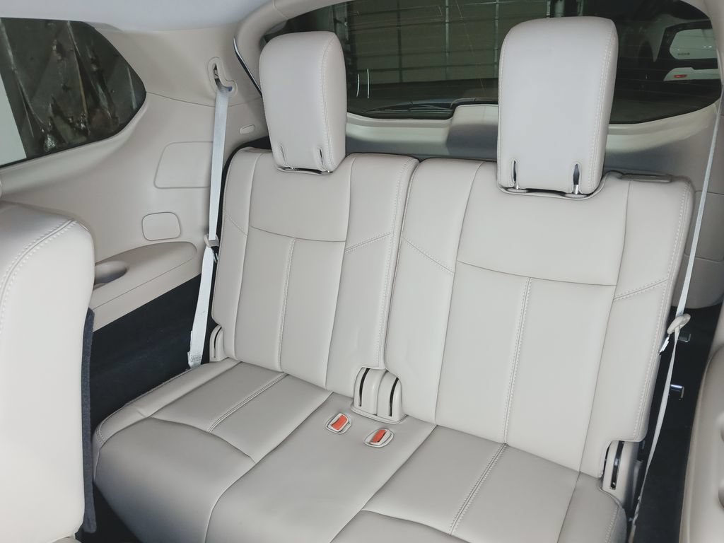 Used 2019 Nissan Pathfinder SL AWD/4WD image 14