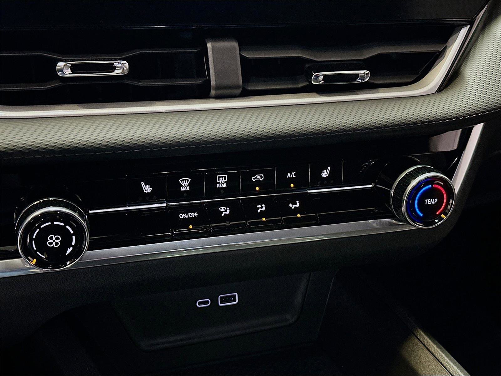 Used 2026 Chevrolet Equinox LT FWD image 18