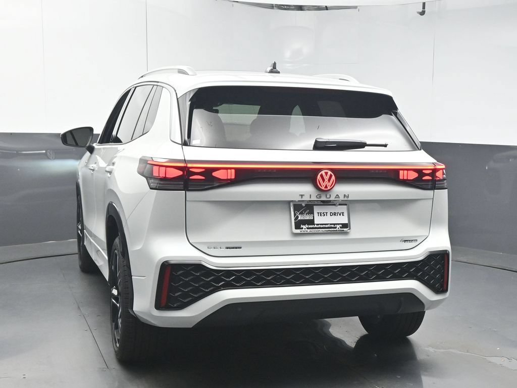 New 2026 Volkswagen Tiguan SEL R-Line AWD/4WD image 6