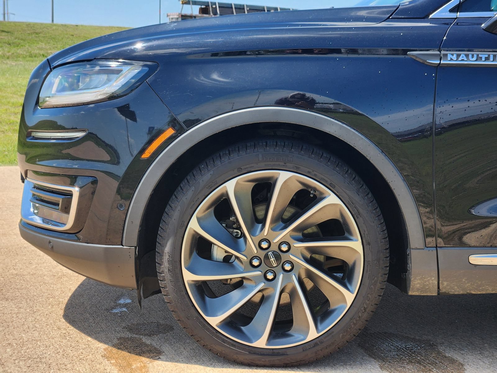 Used 2020 Lincoln Nautilus Reserve w/ Equipment Group 201A FWD image 13