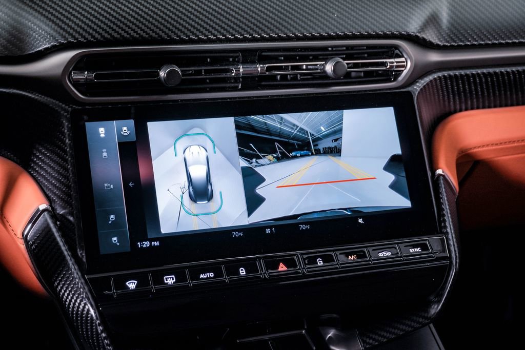 Used 2025 Aston Martin Vanquish RWD image 29