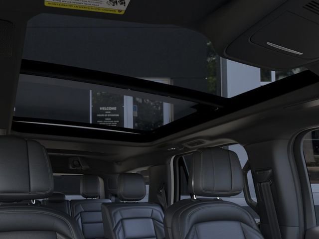 New 2026 Lincoln Navigator Reserve w/ Jet Appearance Package AWD/4WD image 22