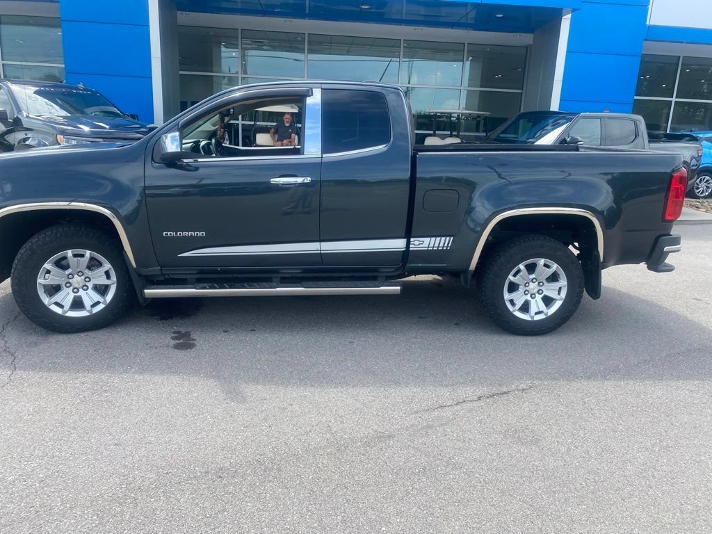 Used 2018 Chevrolet Colorado LT w/ Luxury Package, Chrome RWD image 2