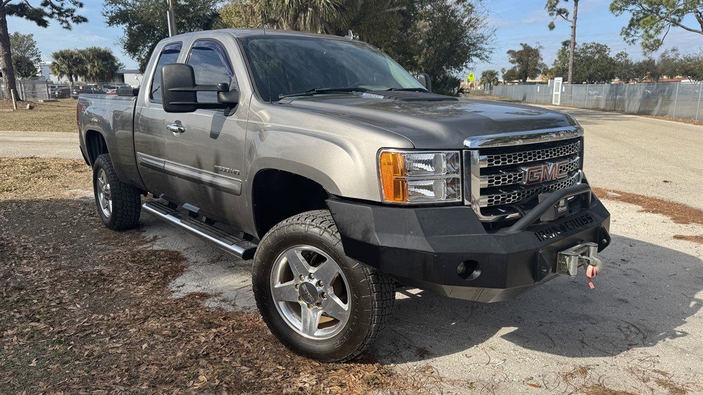 Used 2012 GMC Sierra 2500 SLE w/ HD SLE Premium Package image 5