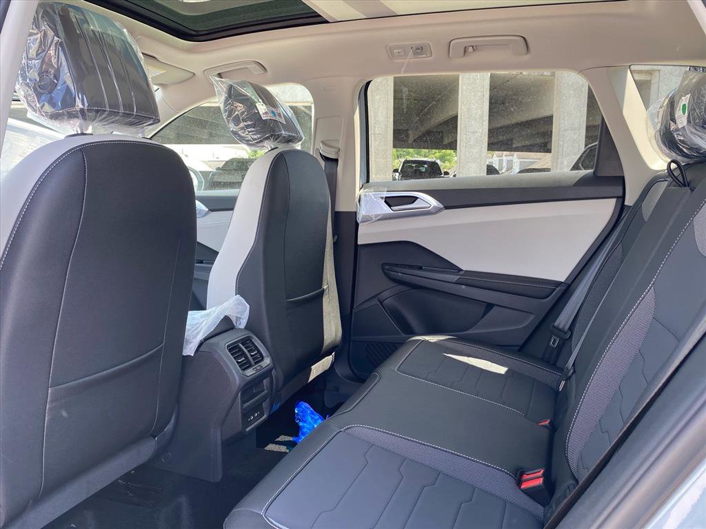 New 2026 Volkswagen Taos SE AWD/4WD image 11