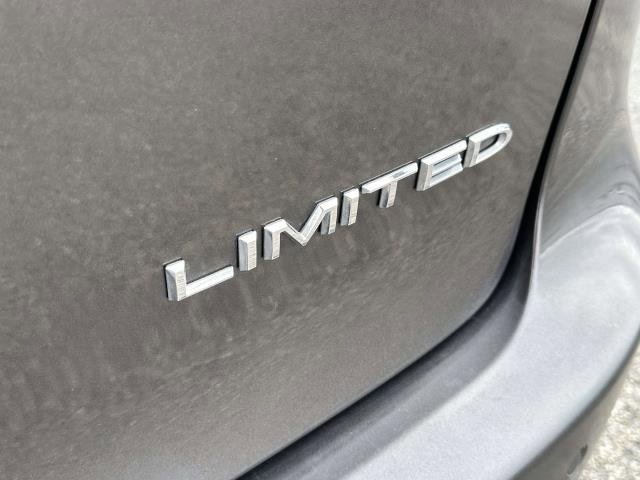 Used 2023 Chrysler Pacifica Limited image 34