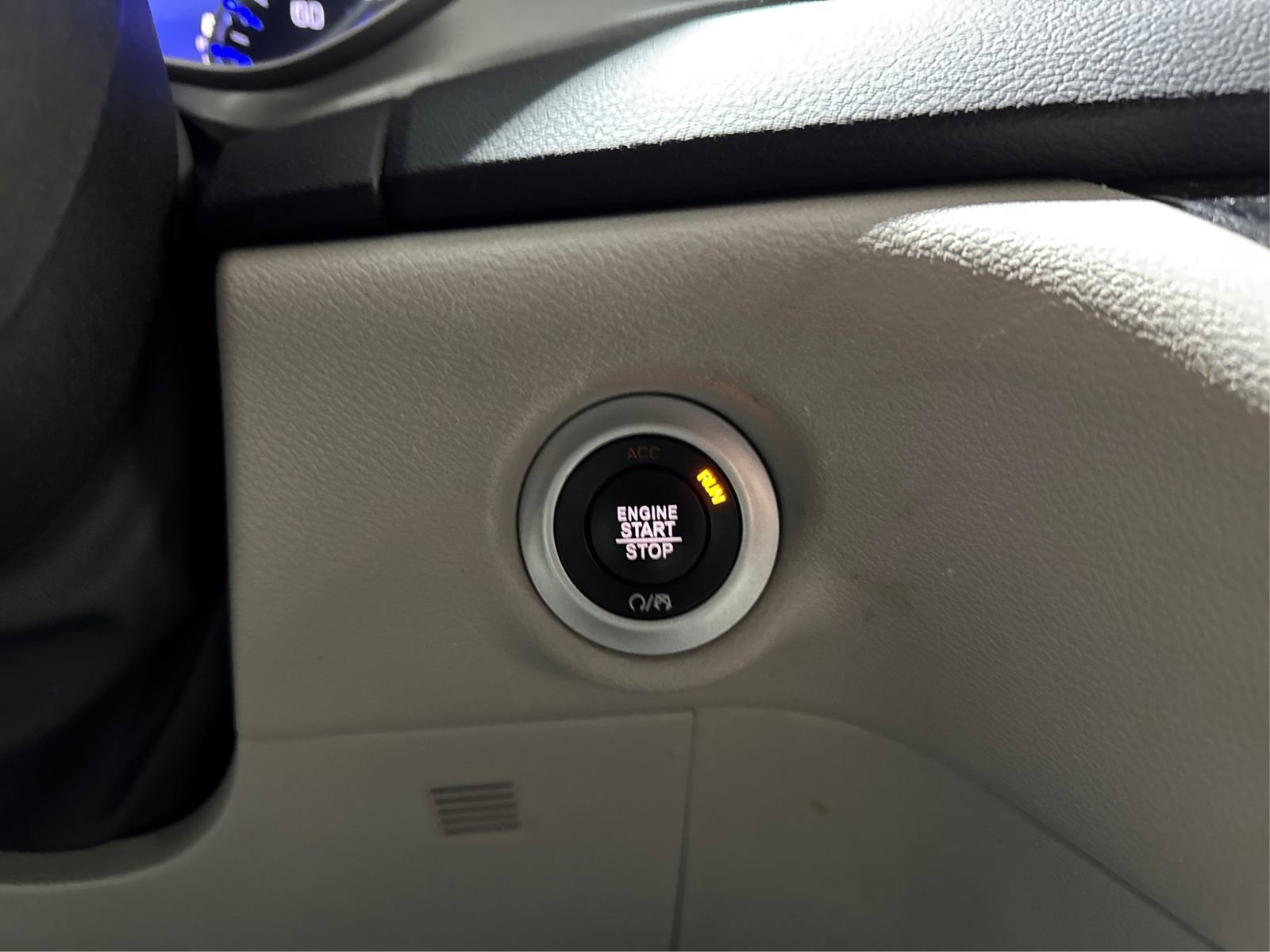 Used 2022 Chrysler Pacifica Touring-L image 28