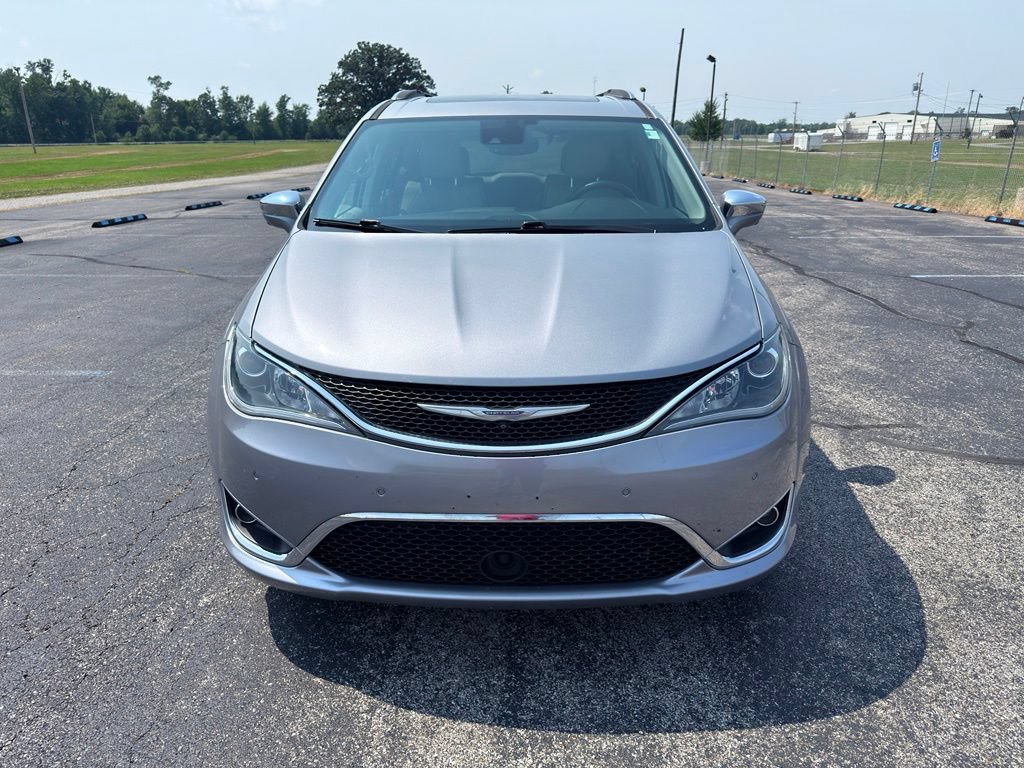 Used 2017 Chrysler Pacifica Limited w/ Advanced Safetytec Group FWD image 14