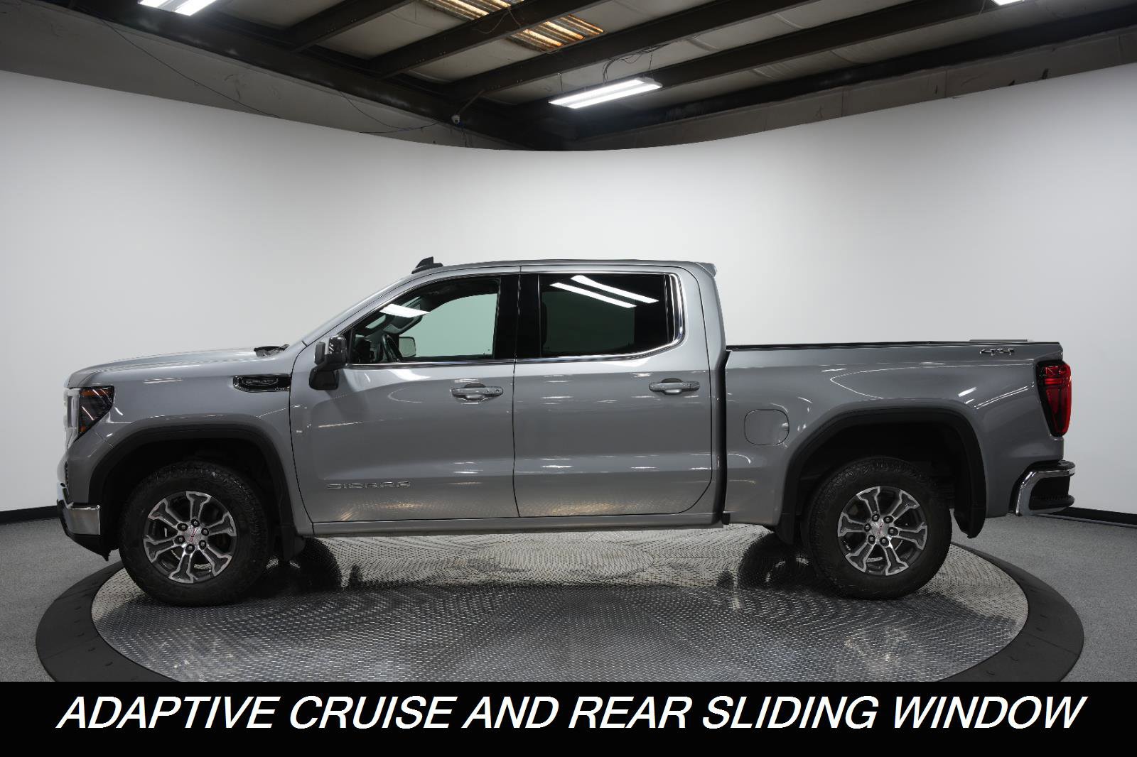 Used 2023 GMC Sierra 1500 SLE w/ Preferred Package image 5