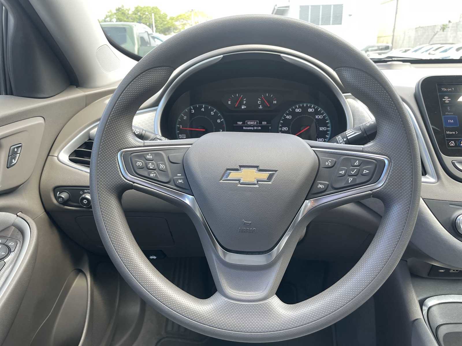 Used 2025 Chevrolet Malibu LT image 11