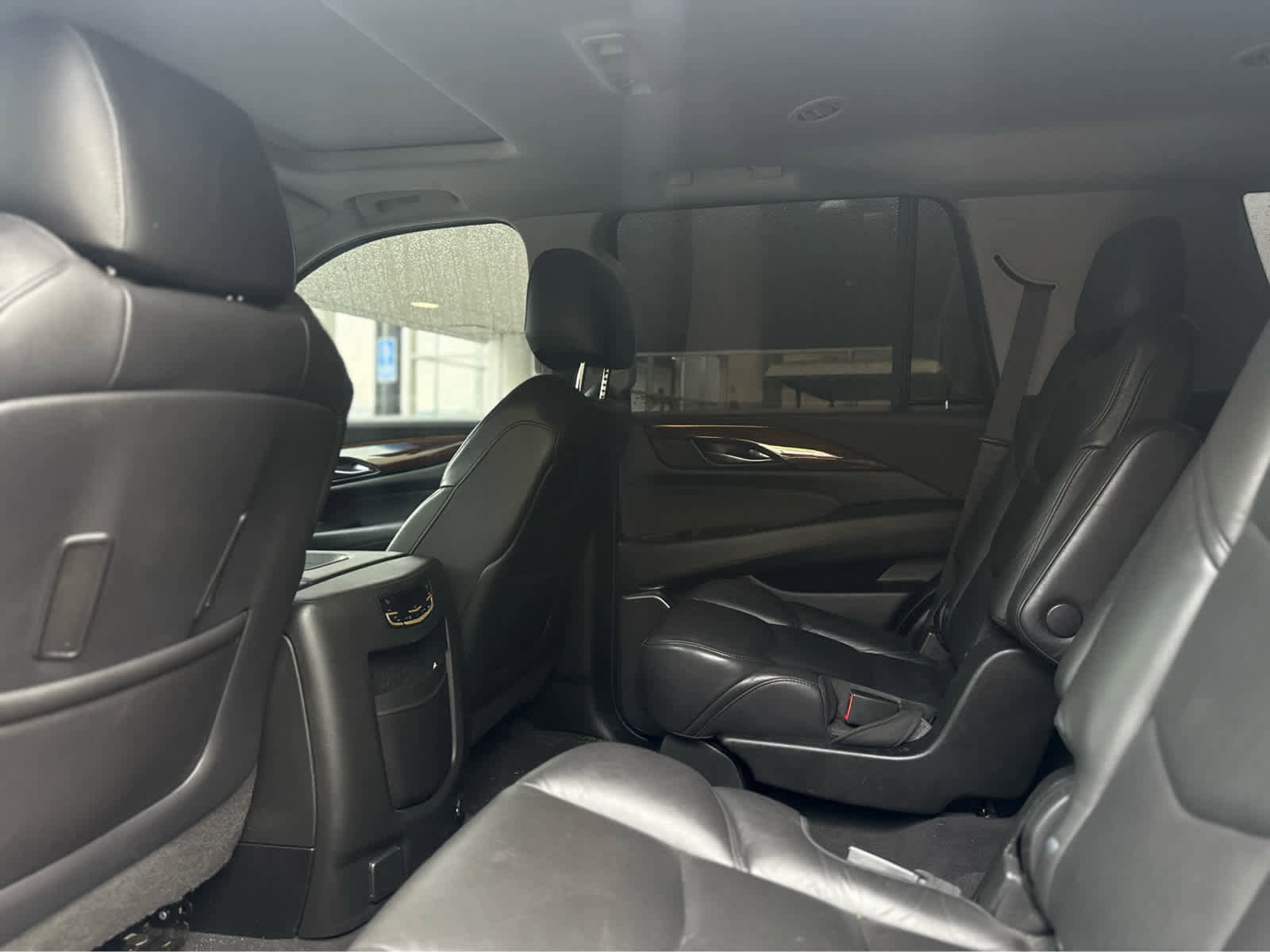 Used 2020 Cadillac Escalade Luxury image 7