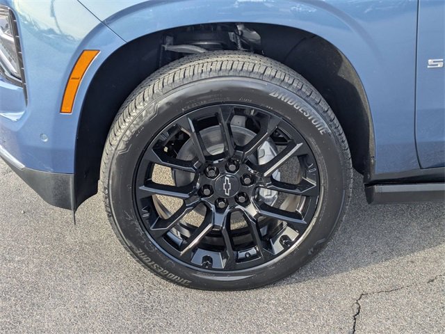 New 2025 Chevrolet Suburban High Country image 8