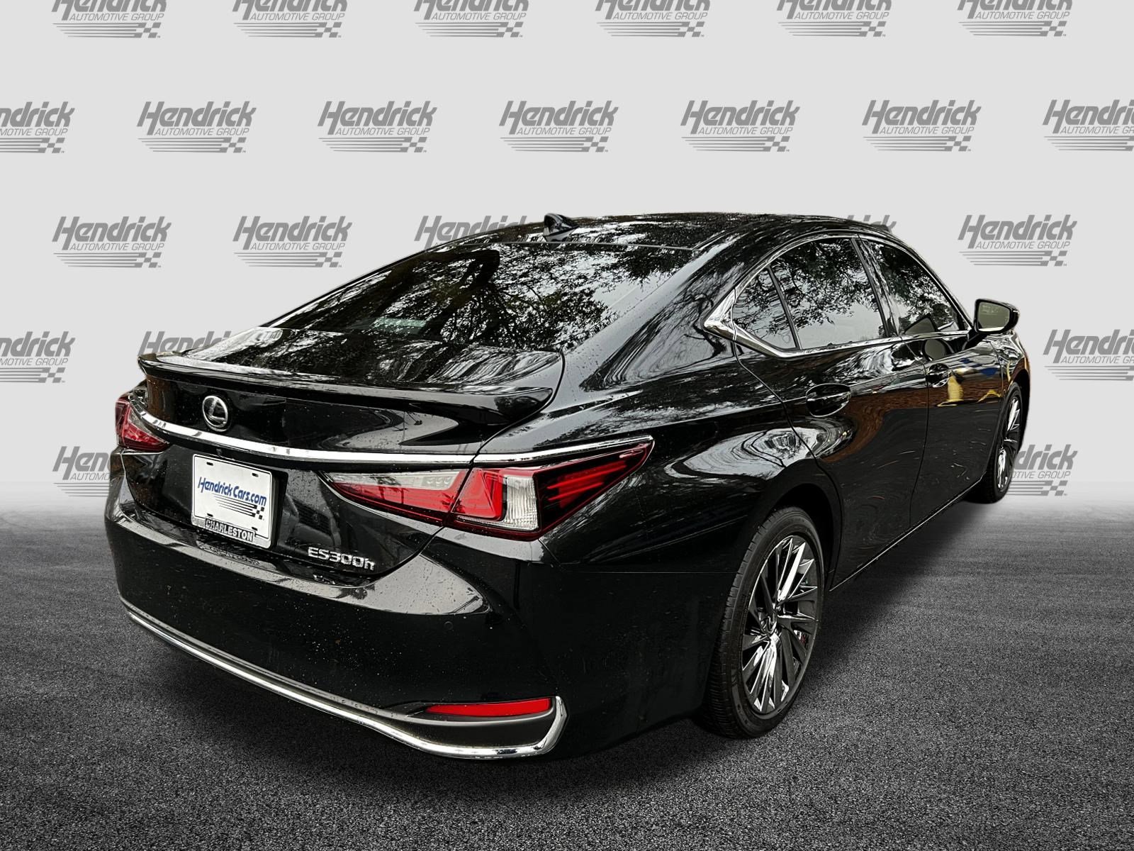 Used 2024 Lexus ES 300h Ultra Luxury image 9