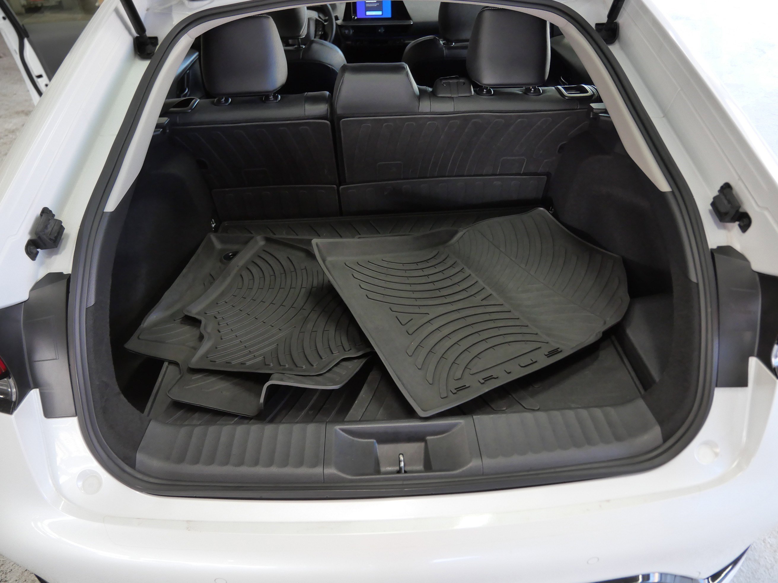 Used 2024 Toyota Prius XLE image 18