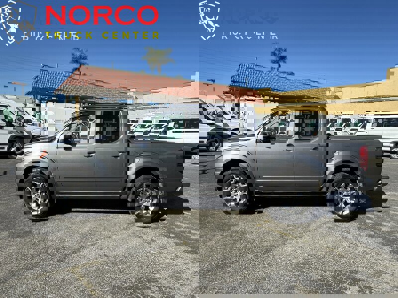 Used 2021 Nissan Frontier SV image 5