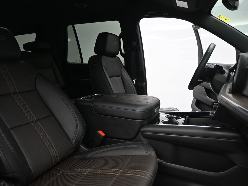 Used 2025 Chevrolet Tahoe High Country image 22