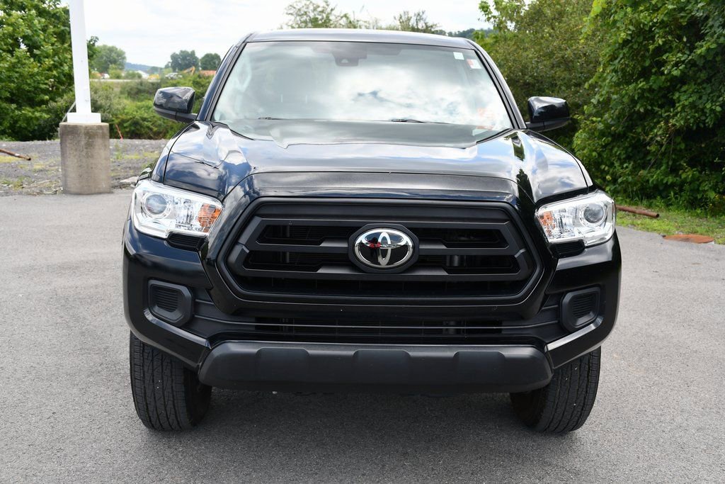 Used 2022 Toyota Tacoma SR image 2