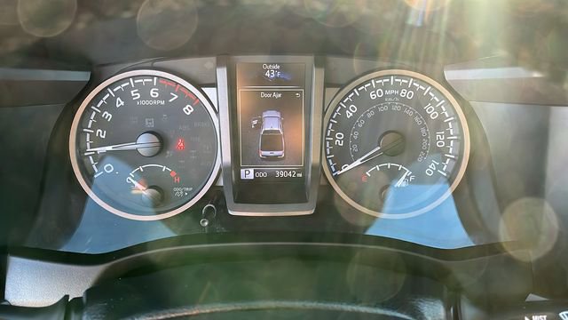 Used 2023 Toyota Tacoma 4x4 Double Cab image 6