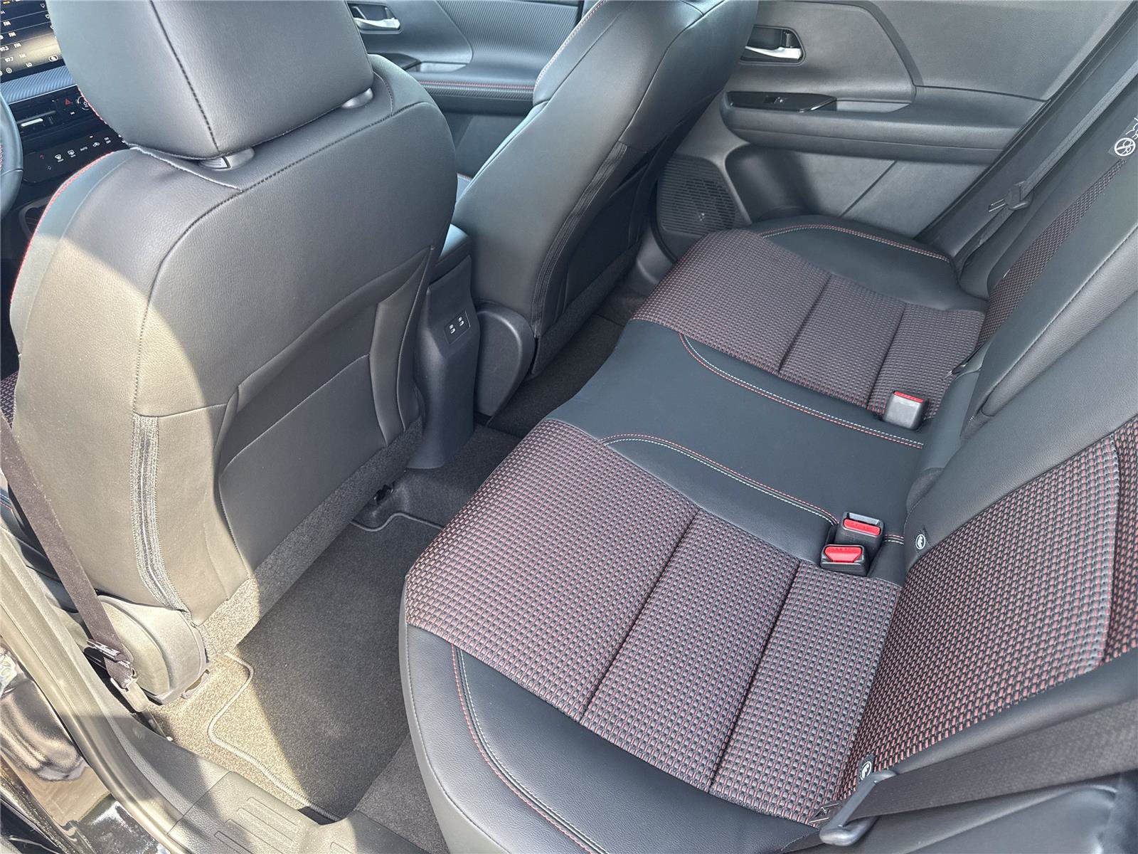 New 2026 Nissan Kicks SR FWD image 29