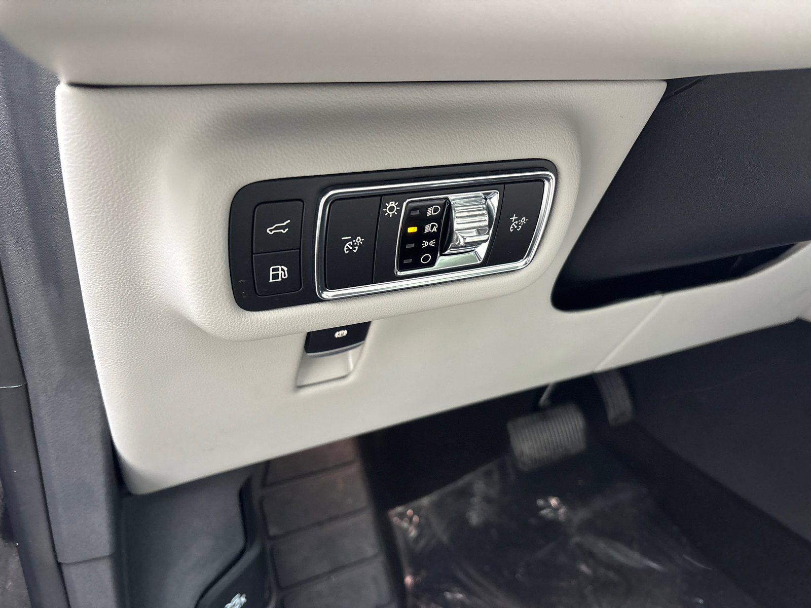 New 2026 Lincoln Nautilus Premier w/ Equipment Group 102A image 14