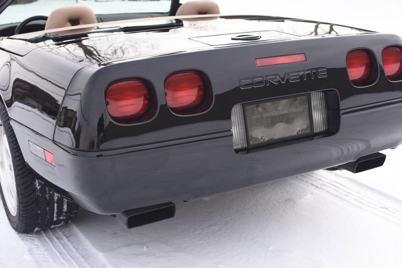 Used 1994 Chevrolet Corvette Convertible image 24