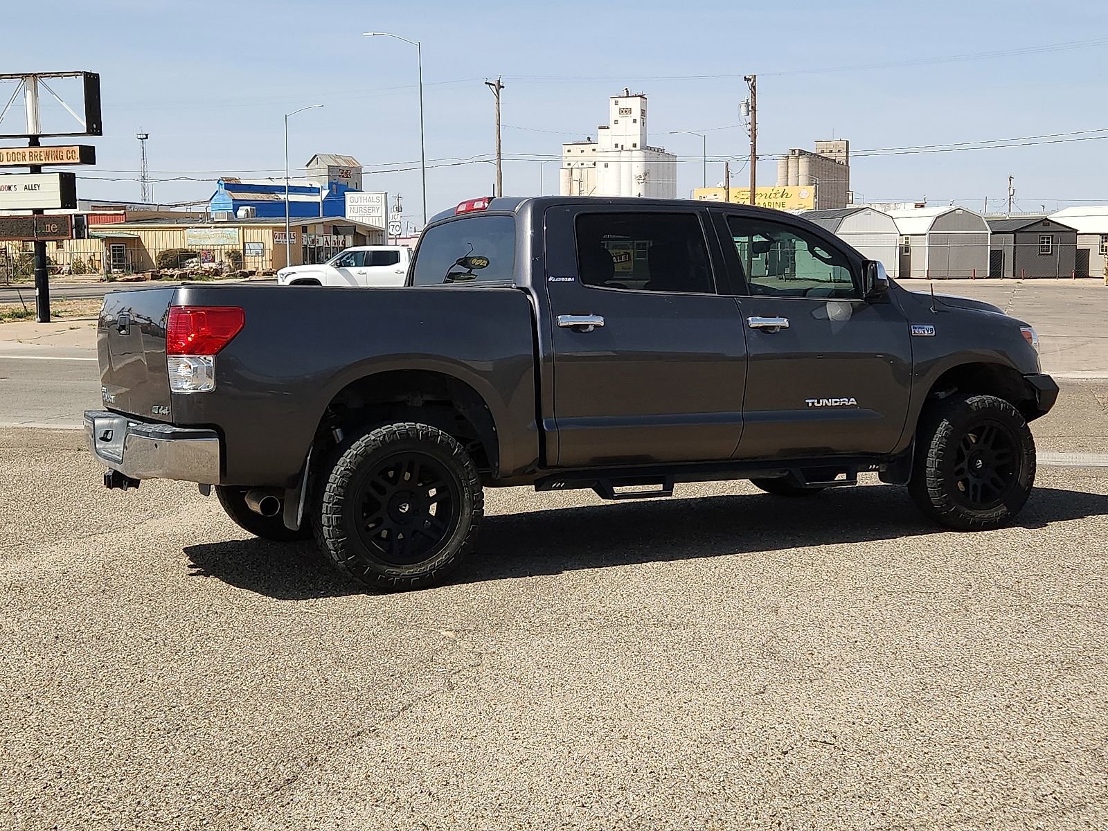 Used 2013 Toyota Tundra Platinum image 4