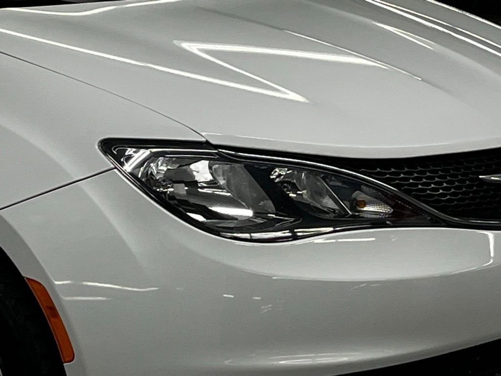 Used 2021 Chrysler Voyager Lxi image 37