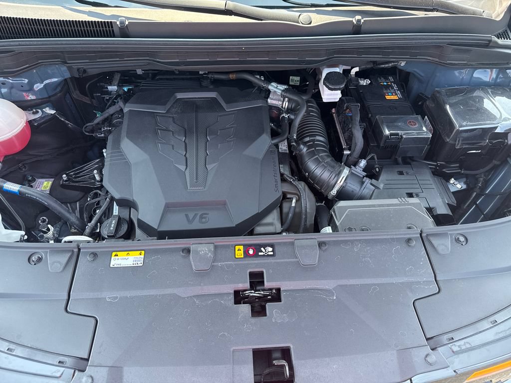Used 2025 Kia Carnival SX FWD image 27