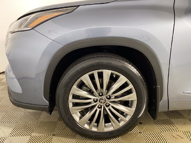 Used 2023 Toyota Highlander Platinum AWD/4WD image 29