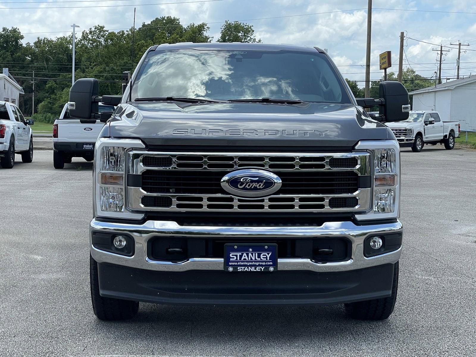 New 2025 Ford F250 XLT w/ FX4 Off-Road Package image 2