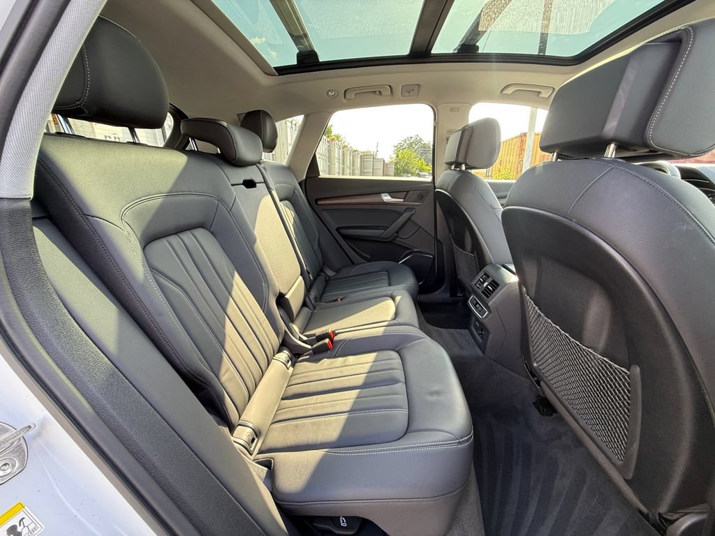 Used 2023 Audi Q5 2.0T Premium w/ Convenience Package AWD/4WD image 24